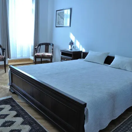 Paril Apartmán *